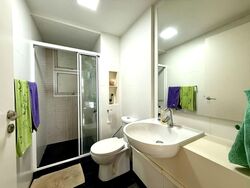 The Esparis (D18), Condominium #564243041